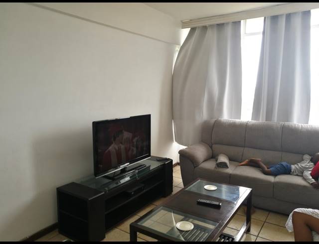 1 BEDROOM FLAT TO LET IN ESSENWOOD
